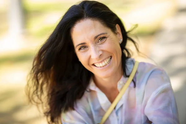 Retrato Hermosa Mujer Caucásica Feliz — Foto de Stock