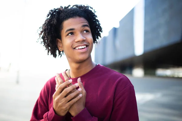 Smiling Young Man Curly Hair Looking Outdoors City — Stock Photo, Image