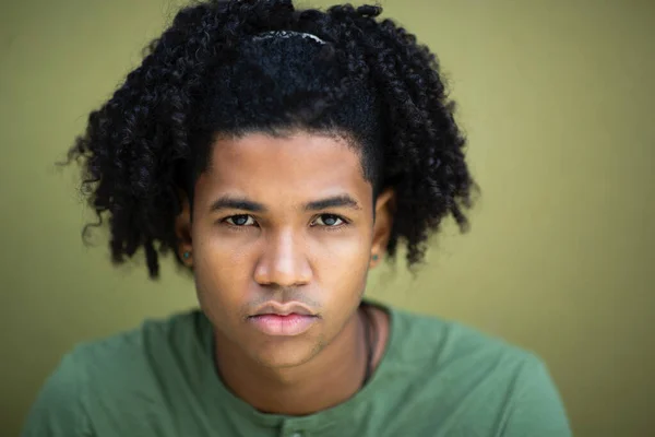 若いアフリカ系アメリカ人男性の肖像 — ストック写真