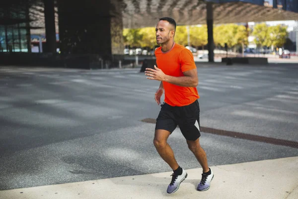 Atleta Masculino Sportswear Correndo Livre Cidade — Fotografia de Stock