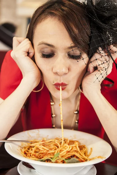Beautiful girl and pasta — Stock Photo, Image