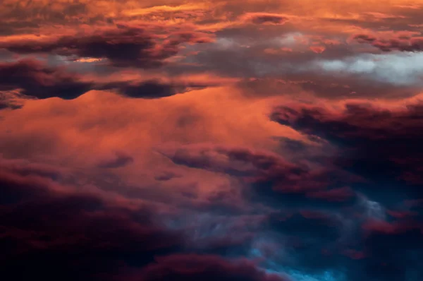 Rudá obloha, západ slunce — Stock fotografie
