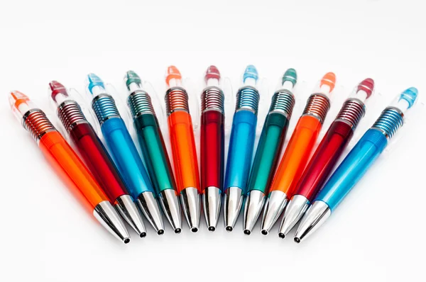 Varios bolígrafos de colores — Foto de Stock