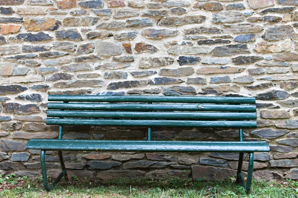 Banco em um parque — Fotografia de Stock