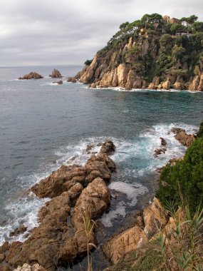 Costa brava uçurumlar