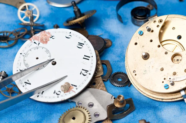 Reparatie van horloges — Stockfoto