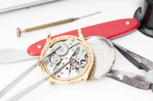 Reparatie van horloges — Stockfoto