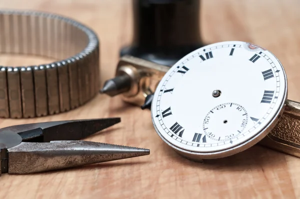 Reparatie van horloges — Stockfoto