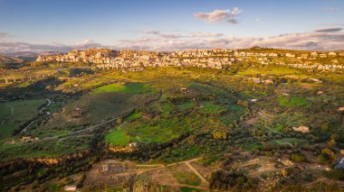 Günbatımı, Sicilya, İtalya, Avrupa, Dünya Mirası Bölgesi Agrigento Hava Görüntüsü