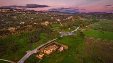 Günbatımı, Sicilya, İtalya, Avrupa, Dünya Mirası Bölgesi Agrigento Hava Görüntüsü