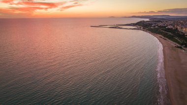 Gela City, Caltanissetta, Sicilya, İtalya ve Avrupa 'da Akdeniz Hava Görüntüsü