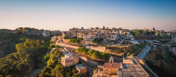 Mazzarino 'nun Sunrise, Caltanissetta, Sicilya, İtalya ve Avrupa' daki muhteşem manzarası