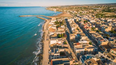 Şafak vakti Donnalucata ve Akdeniz 'in büyüleyici Panoraması, Scicli, Ragusa, Sicilya, İtalya, Avrupa--