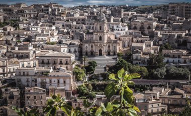 San Giorgio Katedrali, Ragusa, Sicilya, İtalya, Avrupa, Dünya Mirası Bölgesi ile Modica Şehir Merkezi 'nin Harika Manzarası