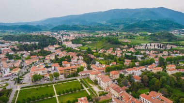 Bassano del Grappa, Vicenza, Veneto, İtalya, Avrupa 'nın Hava Görüntüsü