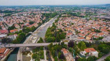 Bassano del Grappa, Vicenza, Veneto, İtalya, Avrupa 'nın Hava Görüntüsü
