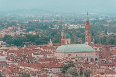 Berico Dağı, Veneto, İtalya, Avrupa, Dünya Mirası Bölgesi 'nden Bazilika Palladiana ve Vicenza Skyline manzarası