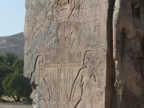 Sculture su uno dei Colossi di Memnon — Foto Stock