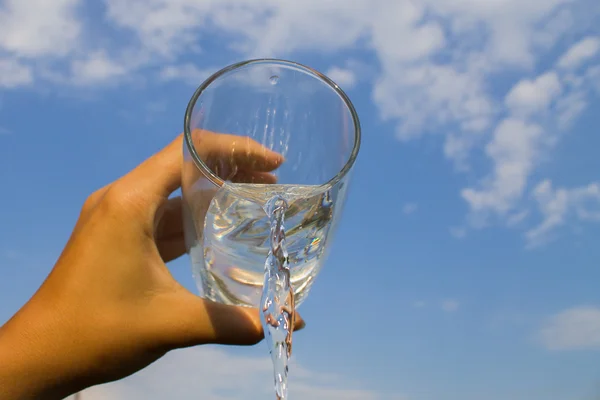 Bir bardak su — Stok fotoğraf