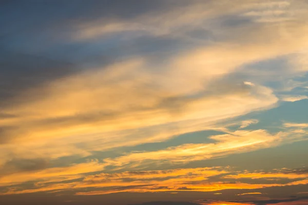 Luminoso tramonto cielo sfondo — Foto Stock