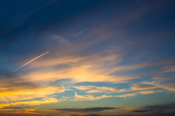 Solnedgång himmel bakgrund — Stockfoto