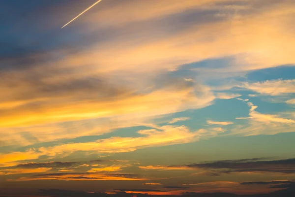 Solnedgång himmel bakgrund — Stockfoto