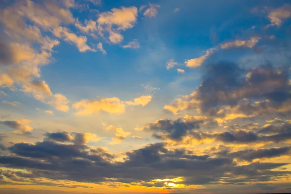 Luminoso tramonto cielo sfondo — Foto Stock