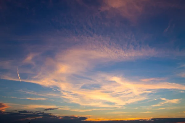 Solnedgång himmel bakgrund — Stockfoto