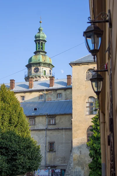 Tower in old Lviv city street — Stock Photo, Image
