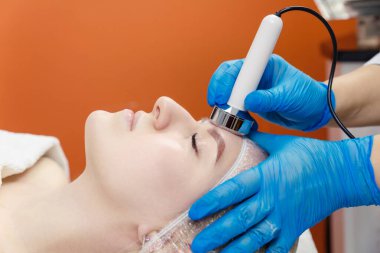 Yüz boşluğu. Güzellik salonunun donanım kozmetolojisi.