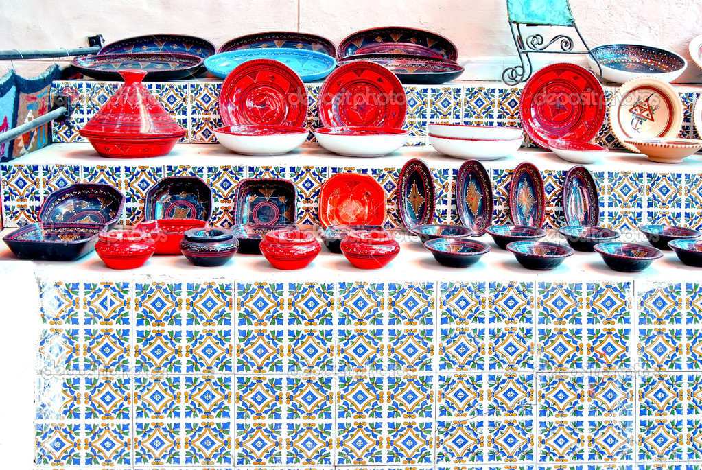 Multicolor-Tunisian-ceramic-tableware