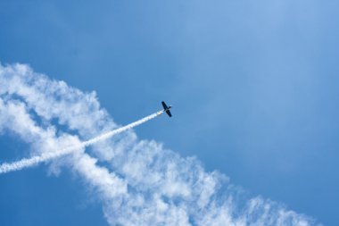 Romen akrobasi ekibi (Iacarii Acrobati) ve Jurgis Kairys Suceava Havacılık Fuarında gerçekleştirmek