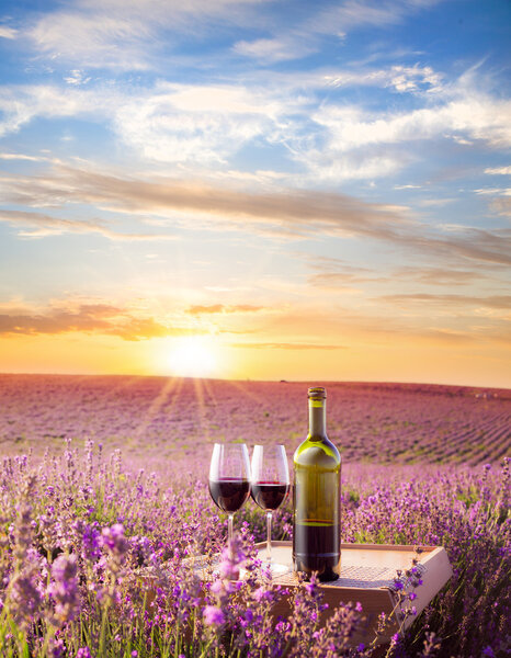 бутылка вина.