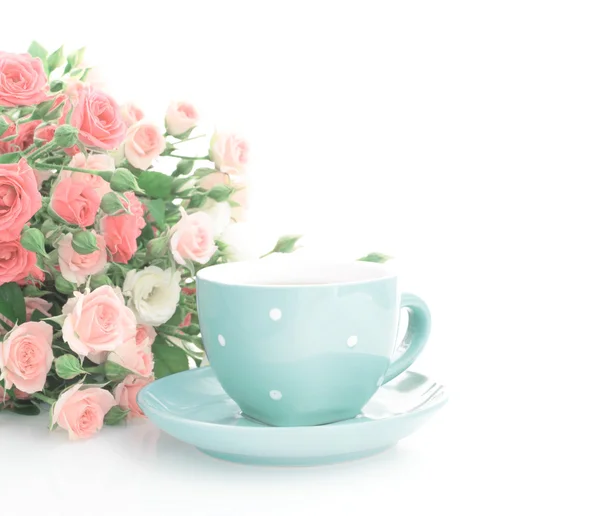 Tasse à café et roses . — Photo