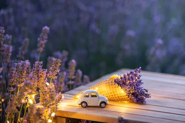 Amber Fles Lavendel Etherische Olie Platte Lay Concept Huidverzorging Lichte — Stockfoto