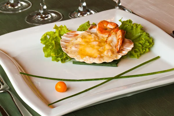 Coquille with shrimp and thyme — Stock Photo, Image