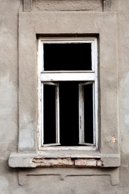 Duvardaki eski pencere çerçevesi
