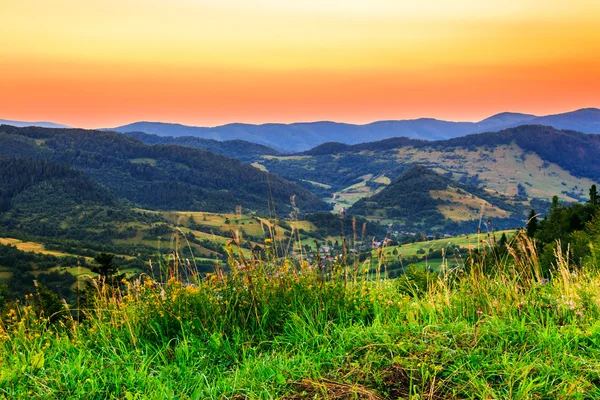 Montanhas da manhã — Fotografia de Stock