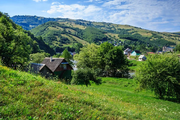 Village on a mountain slopes — Stock Photo, Image