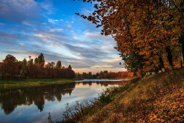 Old city embankment on early autumn morning — Stock Photo, Image