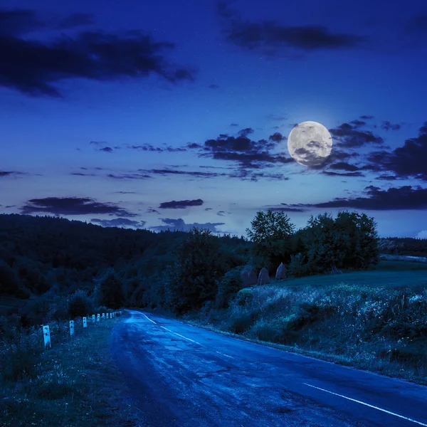 Going to nature at night — Stock Photo, Image