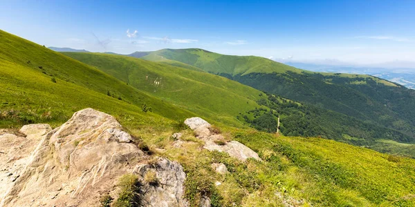 Bergslandskap Borzhava Sommaren Vacker Natur Grön Karpatisk Natur Panoramautsikt Solig — Stockfoto