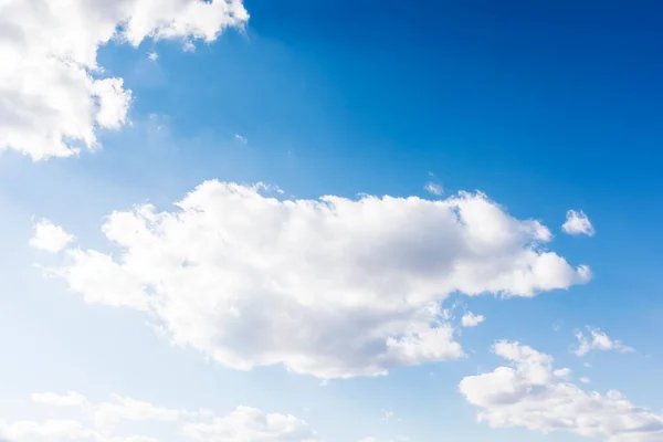 Blauwe Lucht Witte Wolken Een Zonnig Weer Het Concept Van — Stockfoto