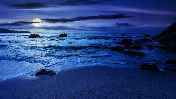 Empty Beach Night Beautiful Landscape Sea Waves Washing Sand Stones — Stockfoto