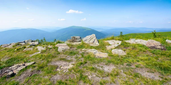 Carpathian Countryside Summer Mountain Landscape View Distant Ridge Alpine Valley — Stock fotografie