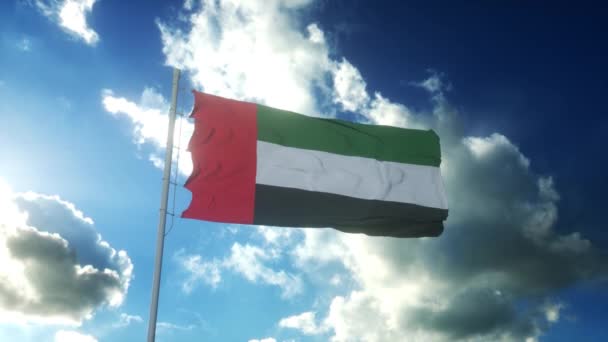 Birleşik Arap Emirlikleri 'nin bayrağı güzel mavi gökyüzüne karşı rüzgarda sallanıyor. — Stok video