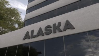Alaska tabelası modern bir gökdelende. Alaska binası