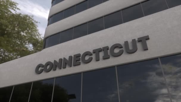 Connecticut tabelası modern bir gökdelende. Connecticut binası — Stok video