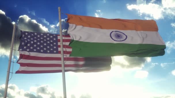 印度和美国的国旗挂在旗杆上 印度和美国在风中飘扬着国旗 印度和美国的外交概念 — 图库视频影像