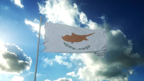 Флаг Кипра Машущий Ветром Против Красивого Голубого Неба Иллюстрация — стоковое фото